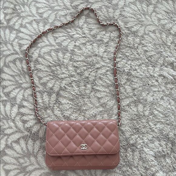 CC Pink Quilted Women's Bag - Picture 1 of 11